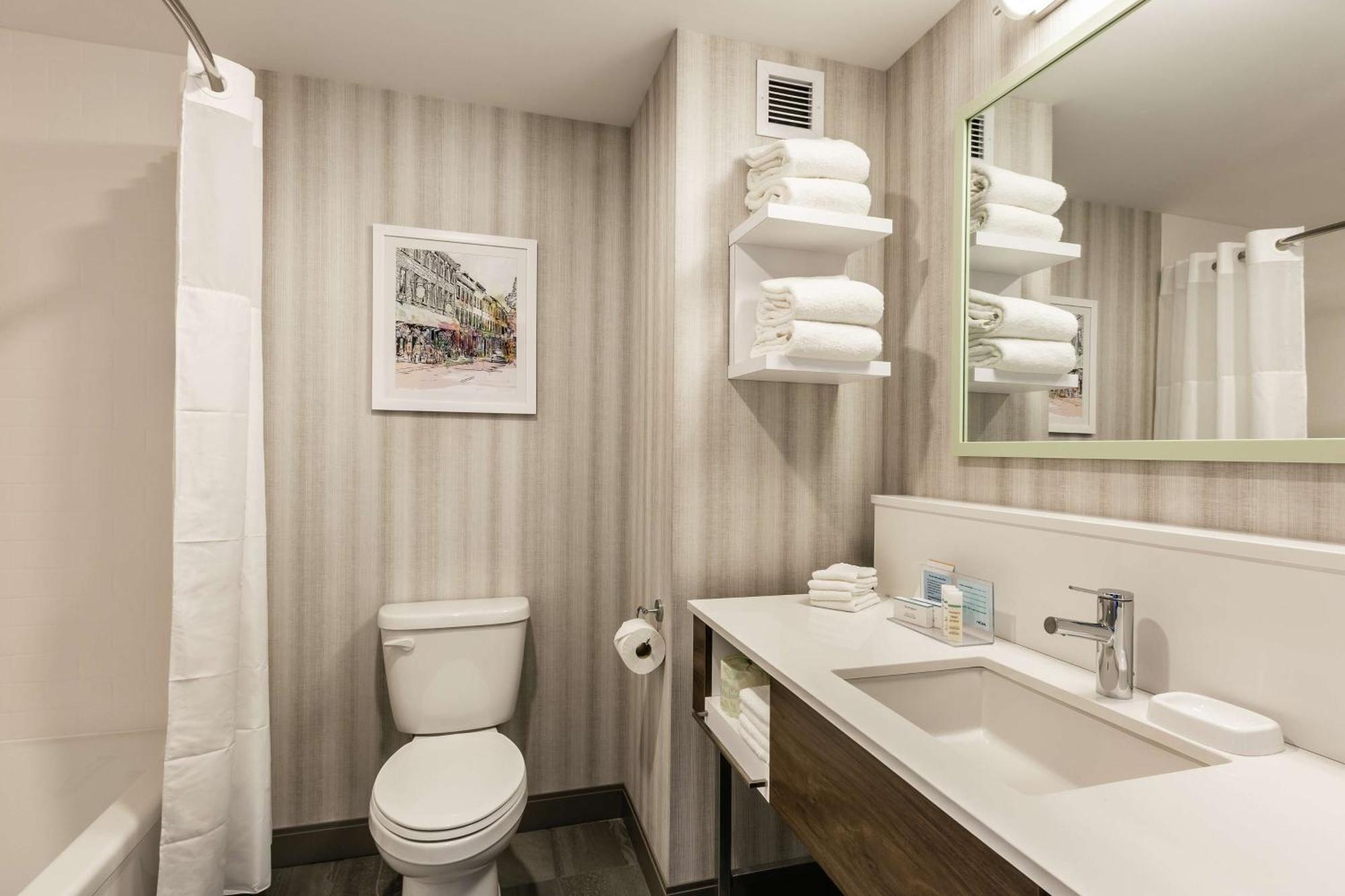 Quarto Queen com 2 Camas Queen-Size e Vista da Cidade - Não-Fumante